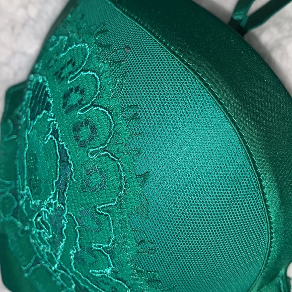 Victoria’s Secret Very Sexy push-up bra In Emerald green - Picture 4 of 8